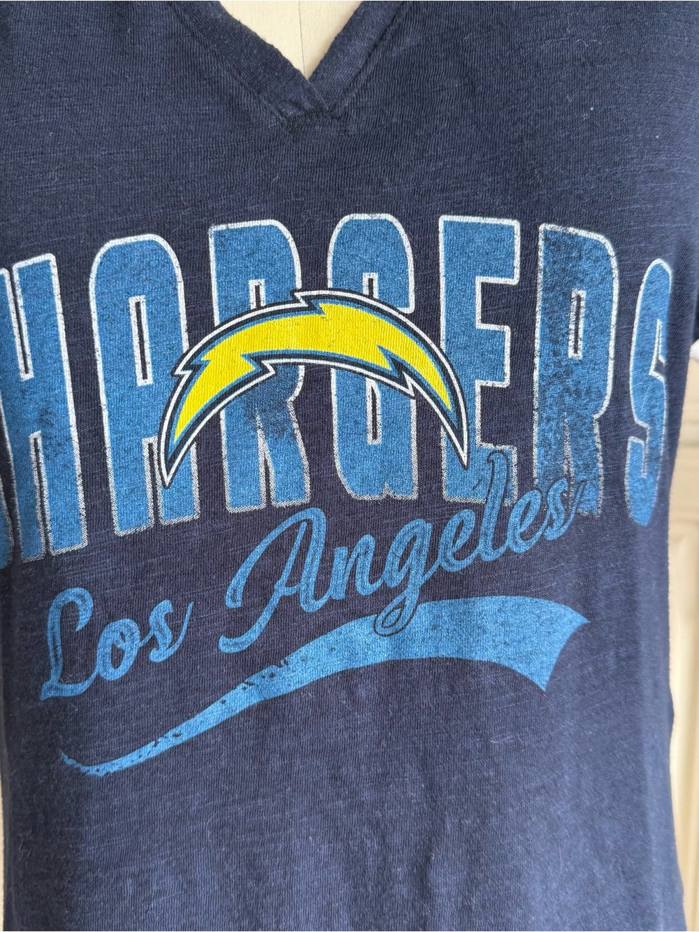 Fanatics NFL Los Angeles Chargers V-Neck Tee - BNWT - Picture 4 of 6